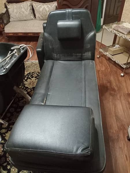 salon chair plus massage table 1