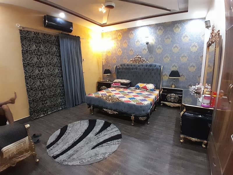 Facing park 1 kanal upper portion with gas for rent 2