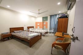 Neat and Clean Hostel Accomodation available in Garden Town, Lahore