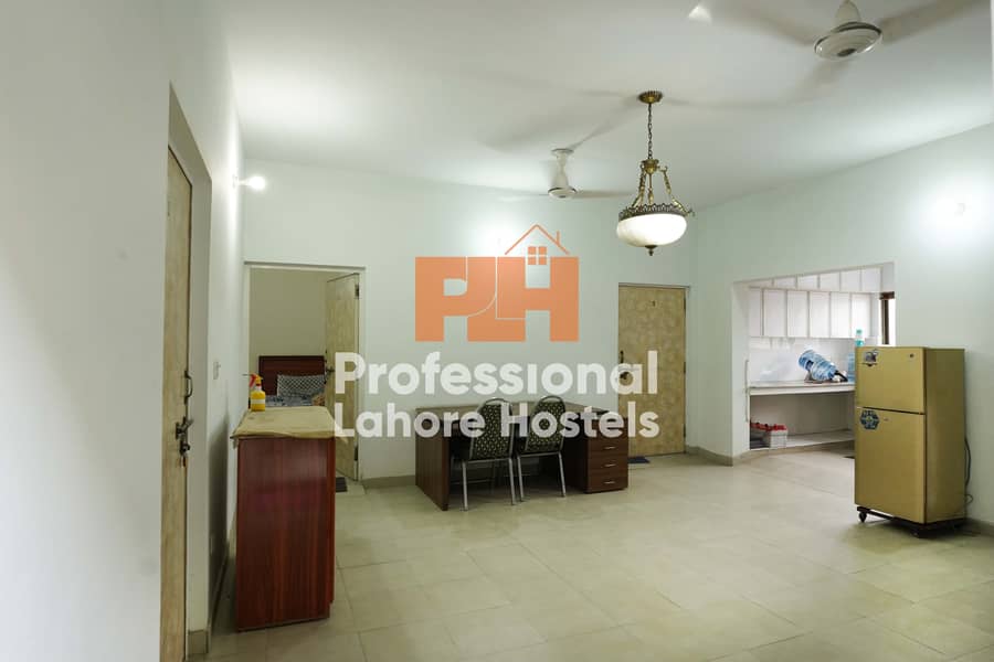 Neat and Clean Hostel Accomodation available in Garden Town, Lahore 3