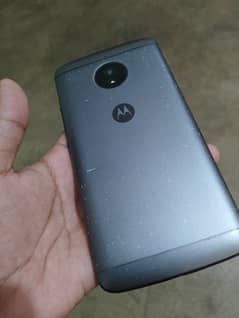 Moto E4 plus