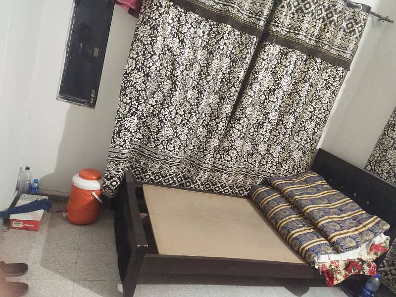 Sharing room for rent in g11 Islamabad 8