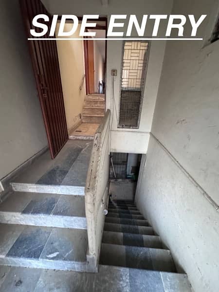 MM ALAM ROAD HOT LOCATION UPPER PORTION FOR RENT 11