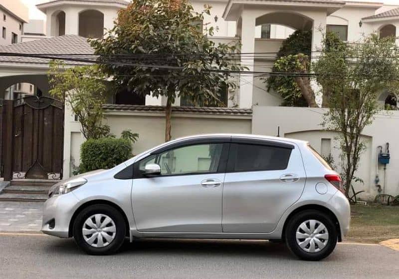 Toyota Vitz 2013 car for sale call call 0/3/1/3/4/7/2/4/3/4/8 8