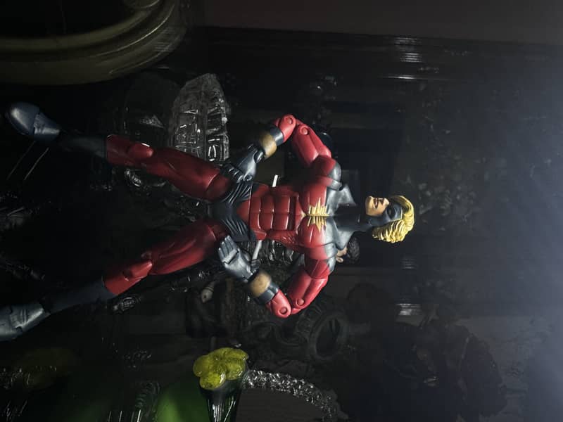 Marvel legends toybiz captain marvel 0