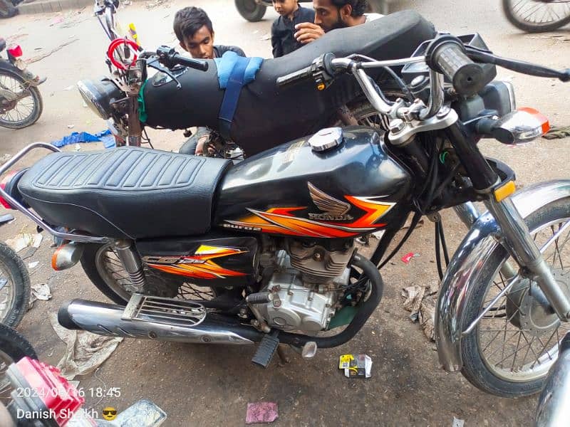 2021 honda 125 karachi 135000 0