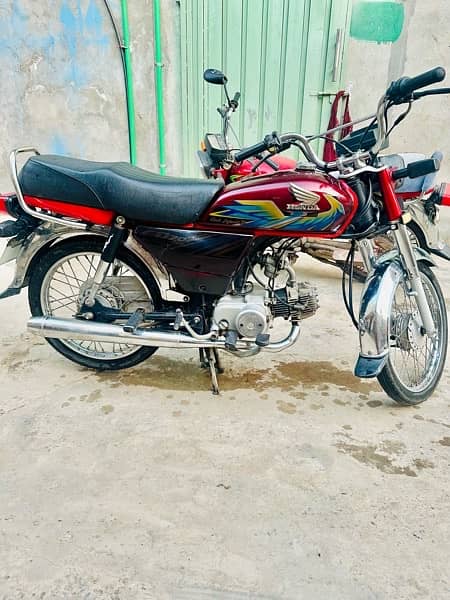 HONDA CD70 2021 4