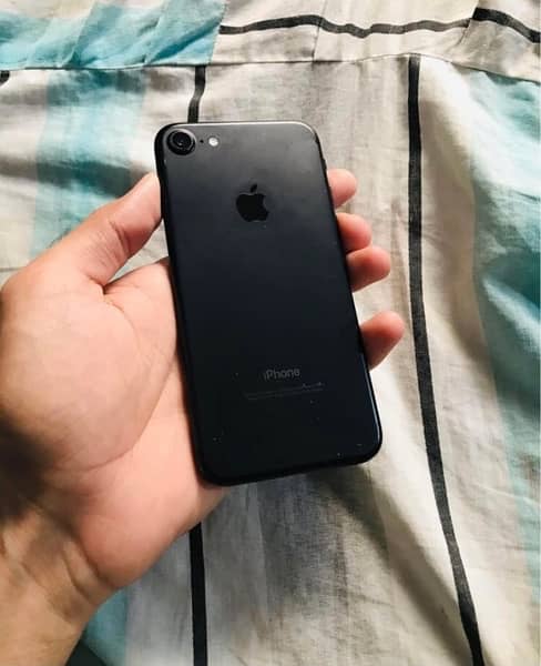 iPhone 7 black colour lush condition 0