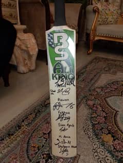 Bat signed by every batsman in Pakistan national cricket team