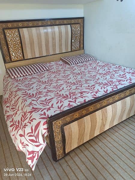 wooden bed with mattress normal condition 6 fit 1