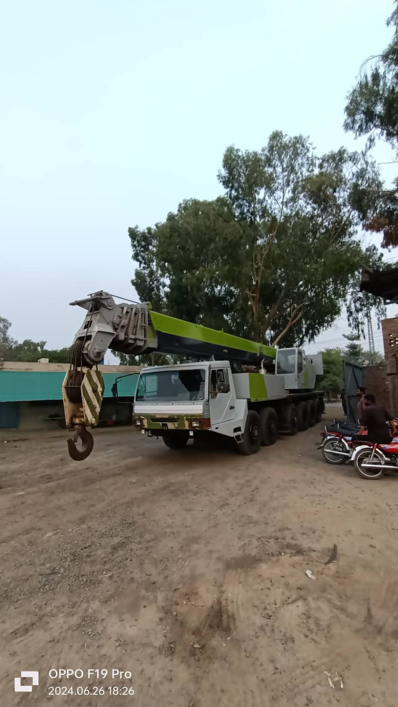 Cranes and Lifter for rental service 3