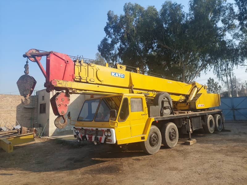 Cranes and Lifter for rental service 4