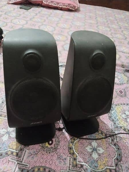 speakers 3