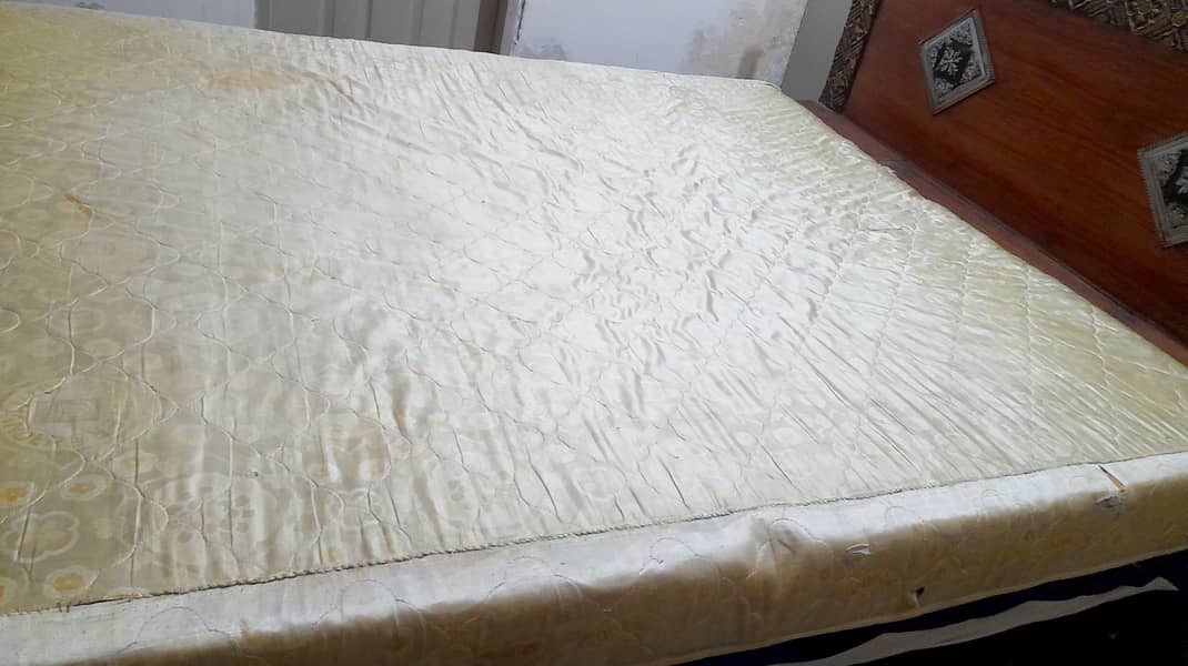 Queen size 78x60x6 mattress 0