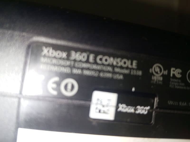 Xbox 360 + wire controller not JTAG but Plus one CD 4