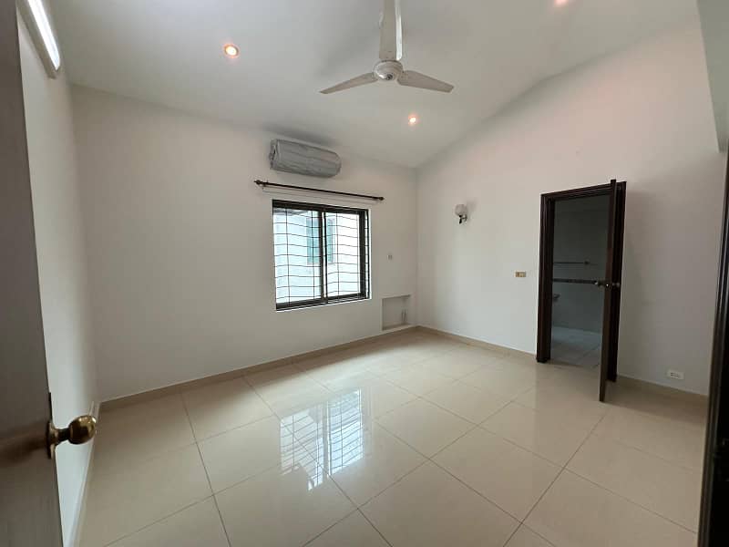 1 Kanal Upper Portion Available for Rent in D Block DHA Phase 1, Lahore 5
