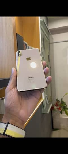 xs max 256GB pta approved 10 by 10 condition complete box 87 health