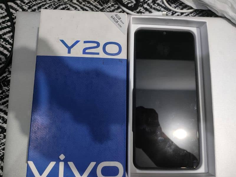 Vivo y20 4/64 orignal charger with box 1
