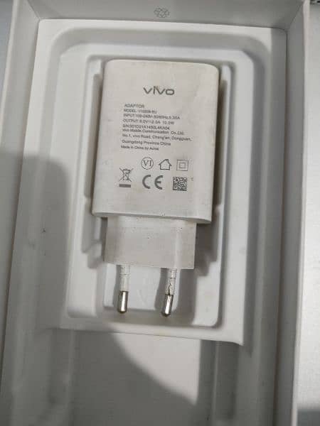 Vivo y20 4/64 orignal charger with box 3
