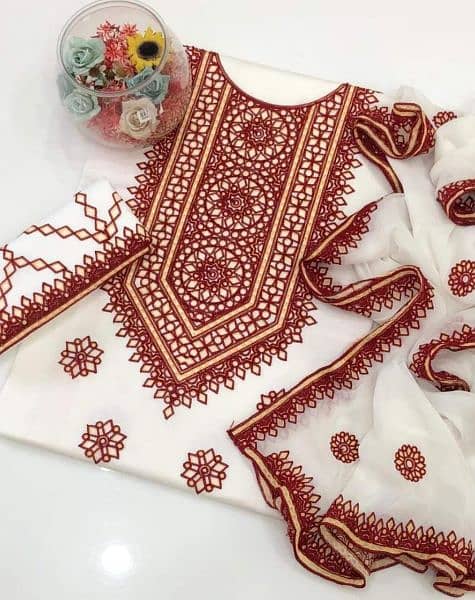 3Pc Cotton Lawn Embroidered Suit 1