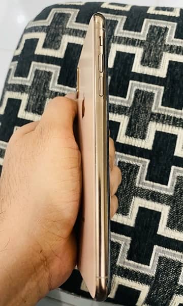 iPhone Xs Max Gold Colour 64Gb Pta Approved 4