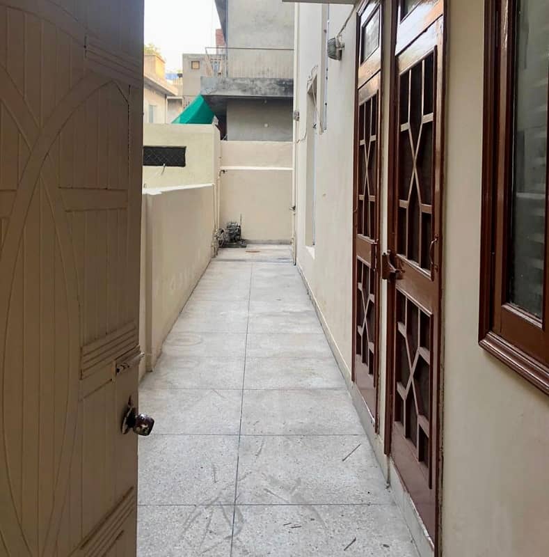 Allama Iqbal Main Boulevard House For rent Sized 10 Marla 17
