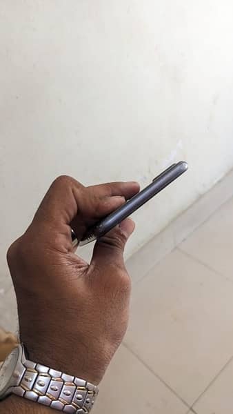 i phone 8plus 256 gb pta approved 4