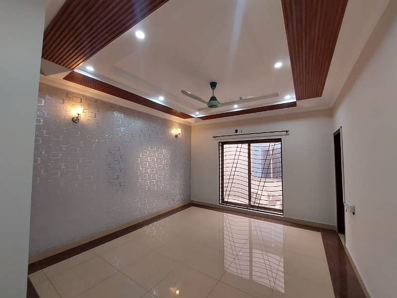 10 MARLA LIKE NEW IDEAL LOCATION EXCELLENT PORTION FOR RENT IN BAHRIA TOWN LAHORE 0