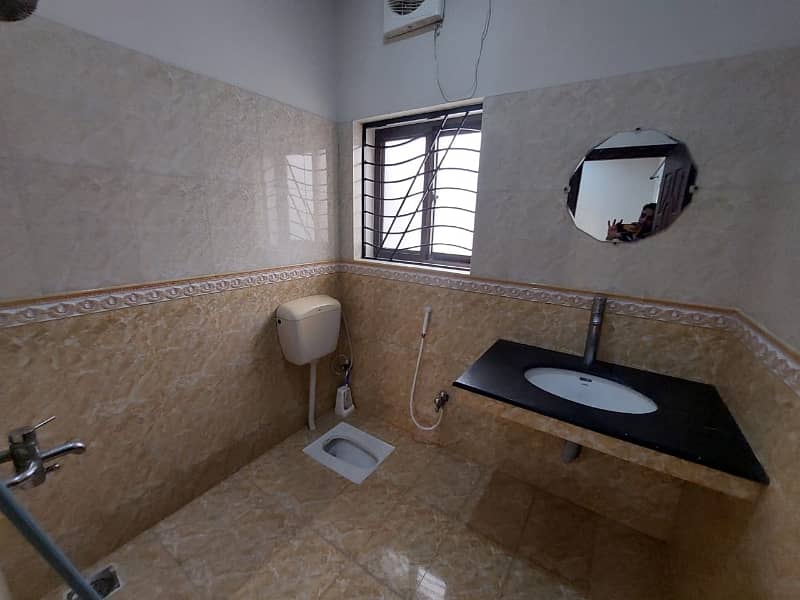 10 MARLA LIKE NEW IDEAL LOCATION EXCELLENT PORTION FOR RENT IN BAHRIA TOWN LAHORE 13