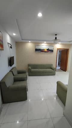 2 BED FULLY LUXURY FURNISH IDEAL LOCATION EXCELLENT FLAT FOR RENT IN BAHRIA TOWN LAHORE 0