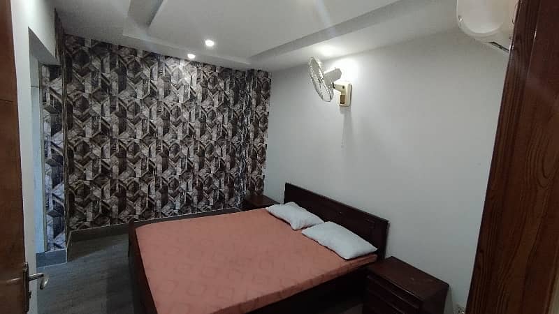 2 BED FULLY LUXURY FURNISH IDEAL LOCATION EXCELLENT FLAT FOR RENT IN BAHRIA TOWN LAHORE 7
