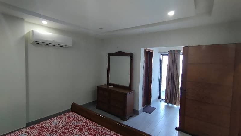 2 BED FULLY LUXURY FURNISH IDEAL LOCATION EXCELLENT FLAT FOR RENT IN BAHRIA TOWN LAHORE 15