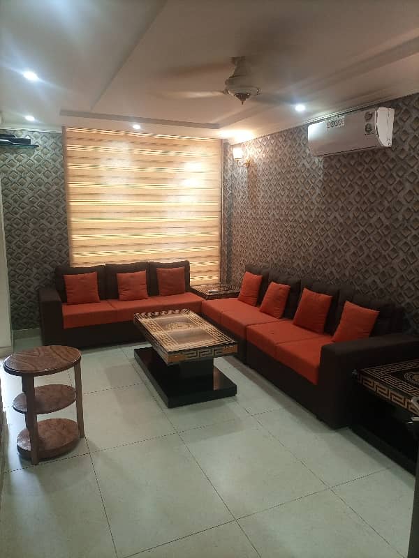 1 BED FULLY LUXURY FURNISH IDEAL LOCATION EXCELLENT FLAT FOR RENT IN BAHRIA TOWN LAHORE 4