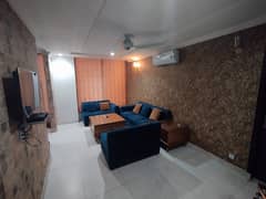 2 BED FULLY LUXURY FURNISH IDEAL LOCATION EXCELLENT FLAT FOR RENT IN BAHRIA TOWN LAHORE 0