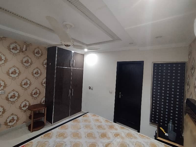 2 BED FULLY LUXURY FURNISH IDEAL LOCATION EXCELLENT FLAT FOR RENT IN BAHRIA TOWN LAHORE 8