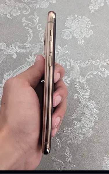 Iphone 11 pro  64 gb dual pta approved gold 3