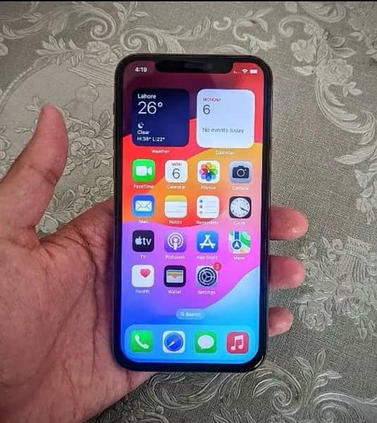 Iphone 11 pro  64 gb dual pta approved gold 4