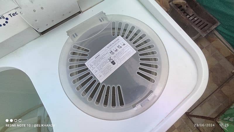 Hire Twin Tub Heavy duty washing Machine in Mint Condition 3