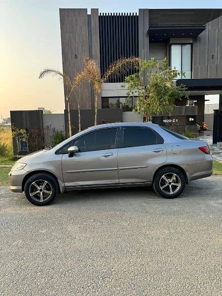 Honda City 2004 Model For Sale 4