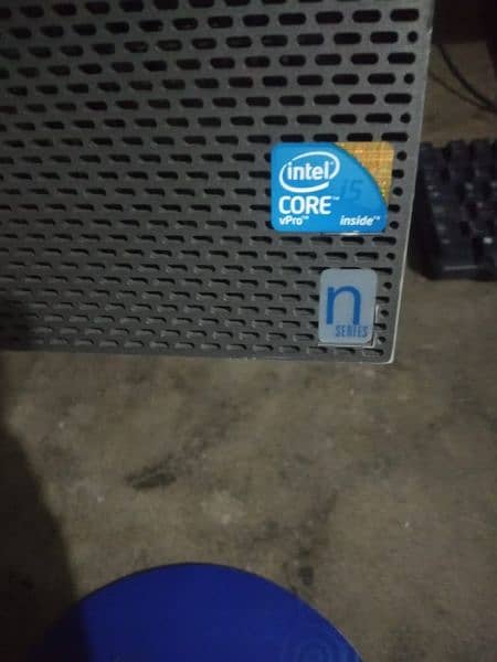 Dell ,Intel core i5  . 5