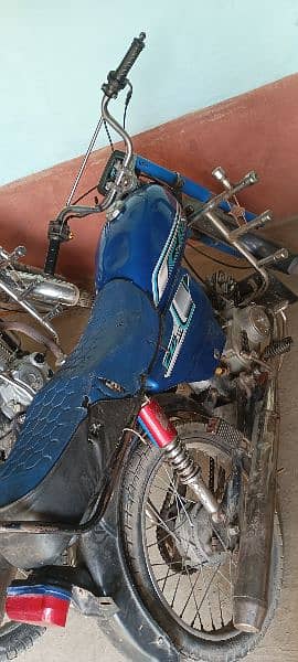 Honda 125and 70 Honda 65k and 70 united 22k 1