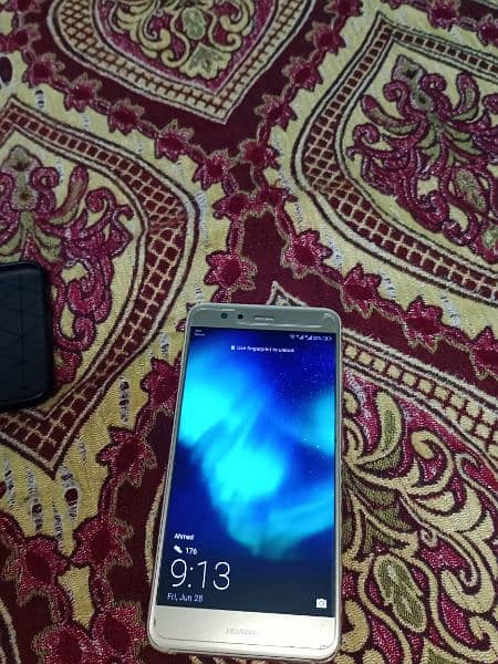 Huawei P10 lite 4gb 32gb Good condition with box and charger 0