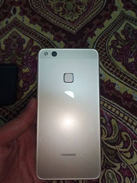 Huawei P10 lite 4gb 32gb Good condition with box and charger 2