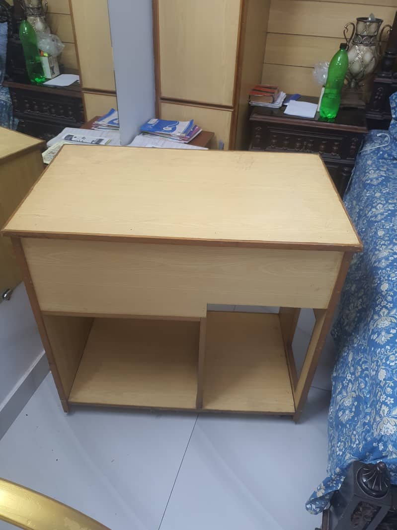 Computer table for sale 4