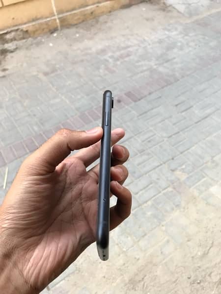IPhone XR e sim pta approved hy 10by9 2