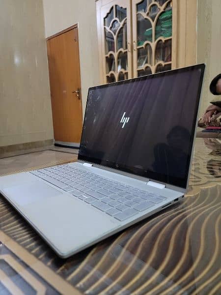 HP Envy 15'  x360 i5 11th gen 8/128gb 5