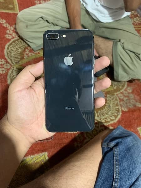 iPhone 8 Plus 0