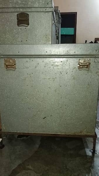 Trunk Set In Good Condition For Sale 4