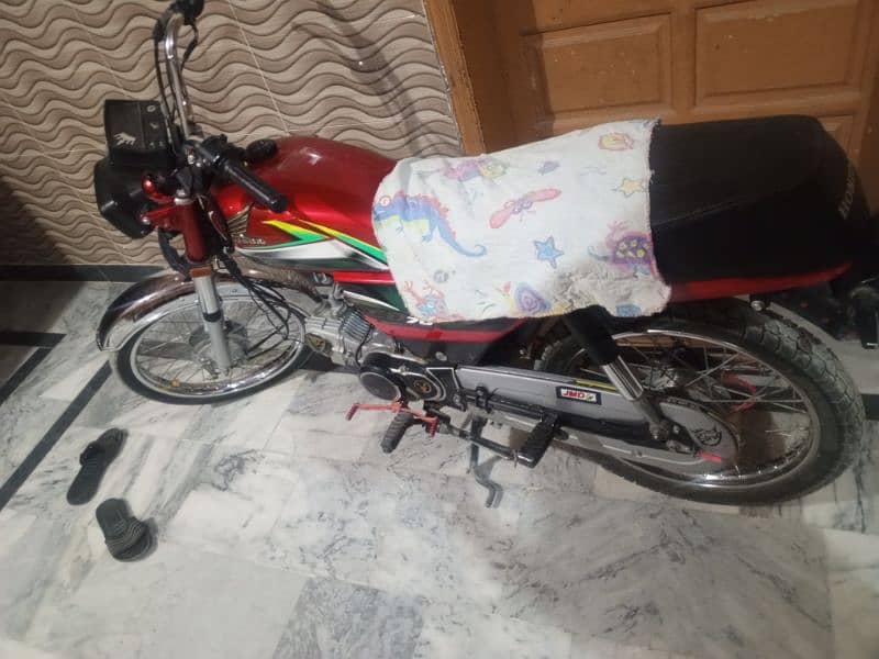 I am selling for bike Honda CD 70 From wah cantt 7
