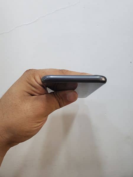 Iphone 11 64gb factory unlock 5